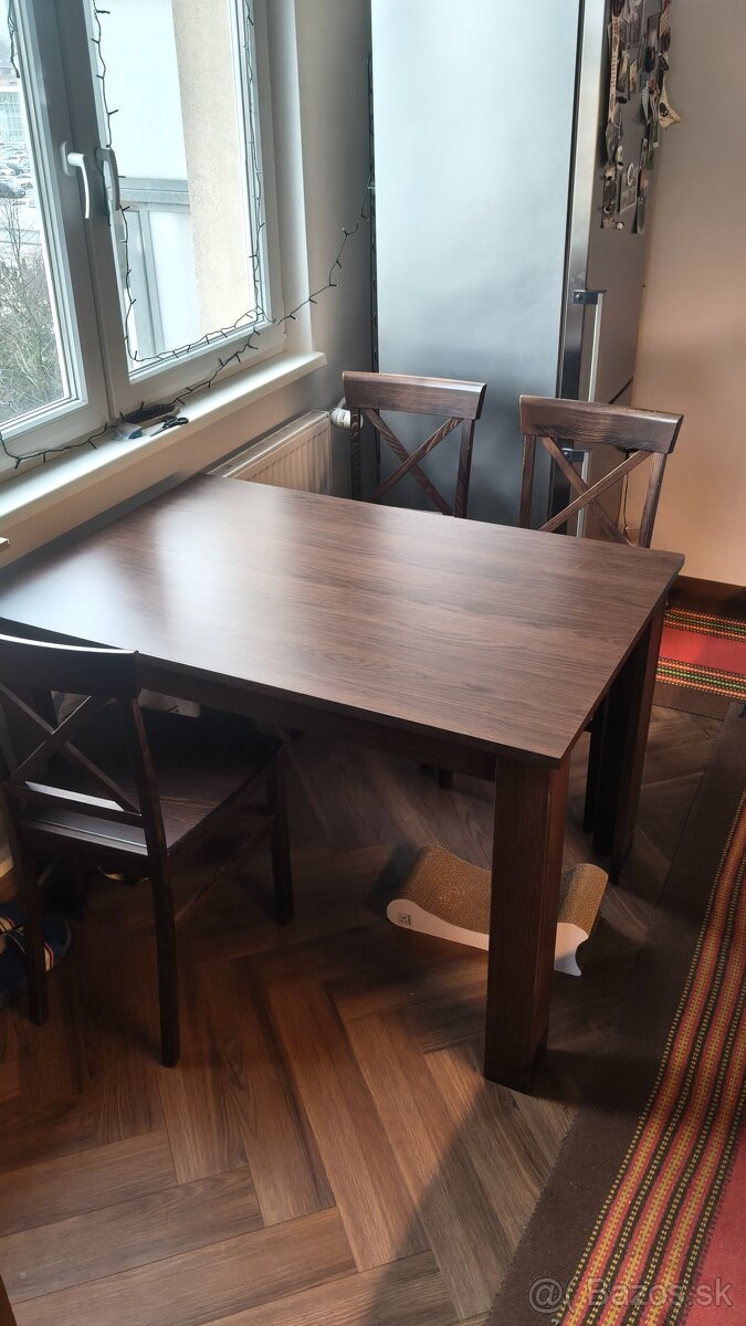 Predam stol + stolicky
