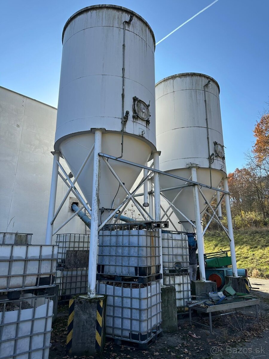 Silo M-TEC 25000L s 9m šnekovým dopravníkom