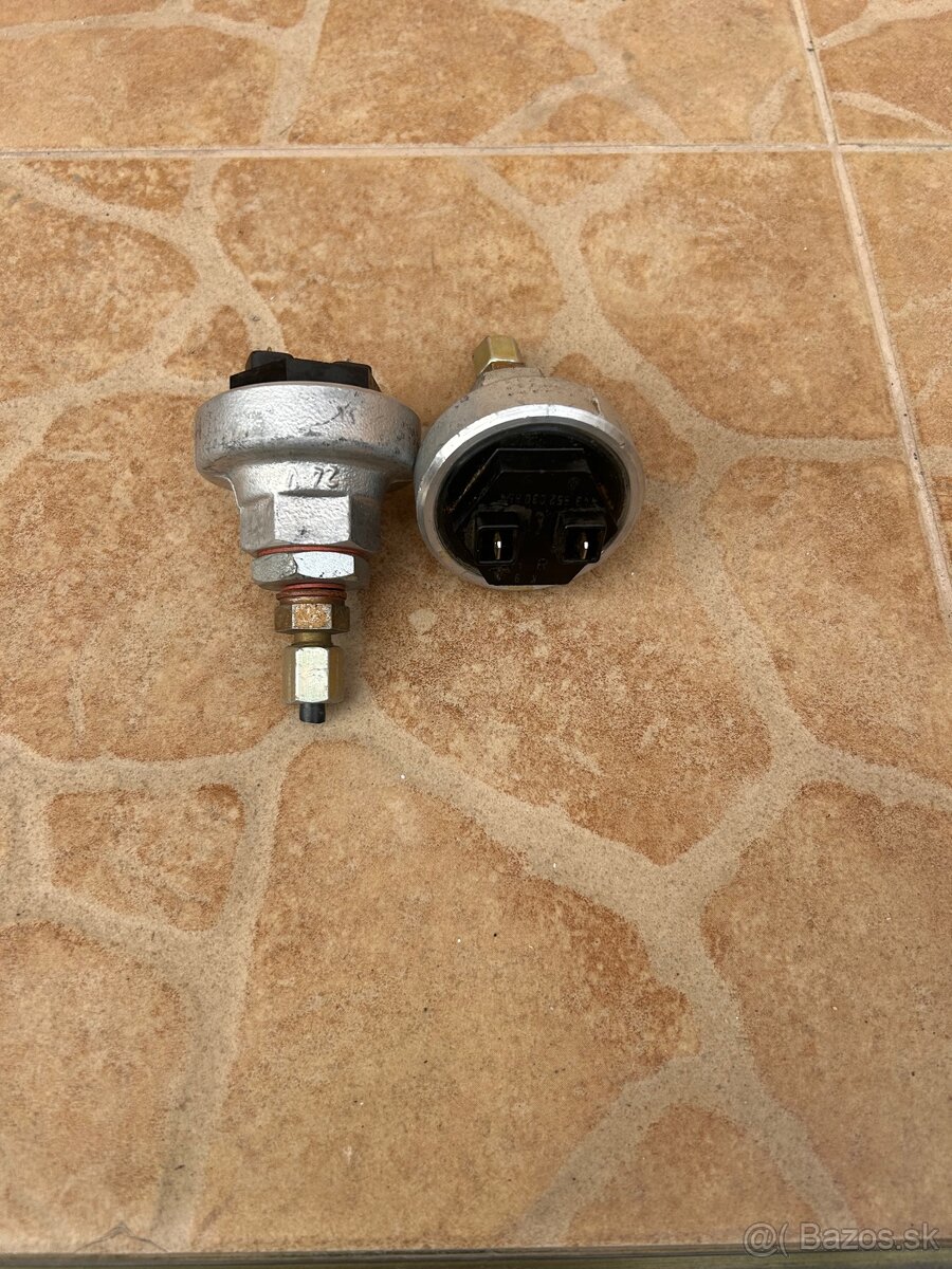 Stop spínač brzdových svetiel