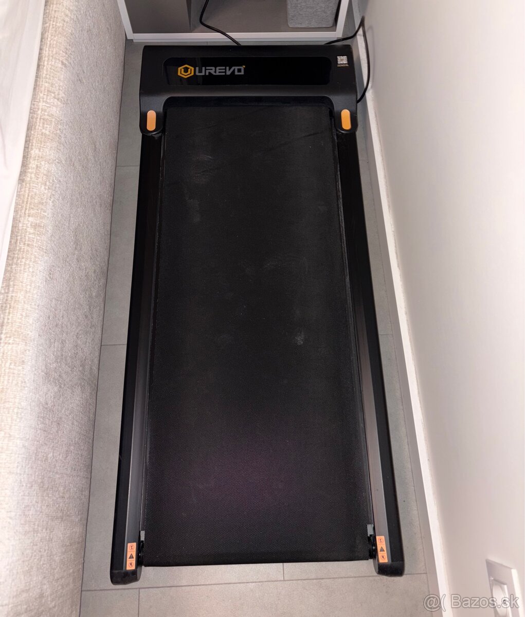 Urevo Spacewalk chodiaci pás