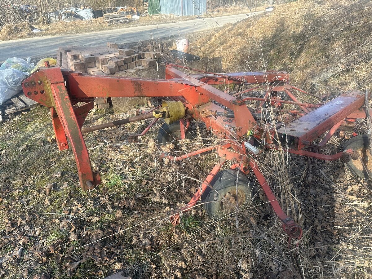 Predám prevracač sena