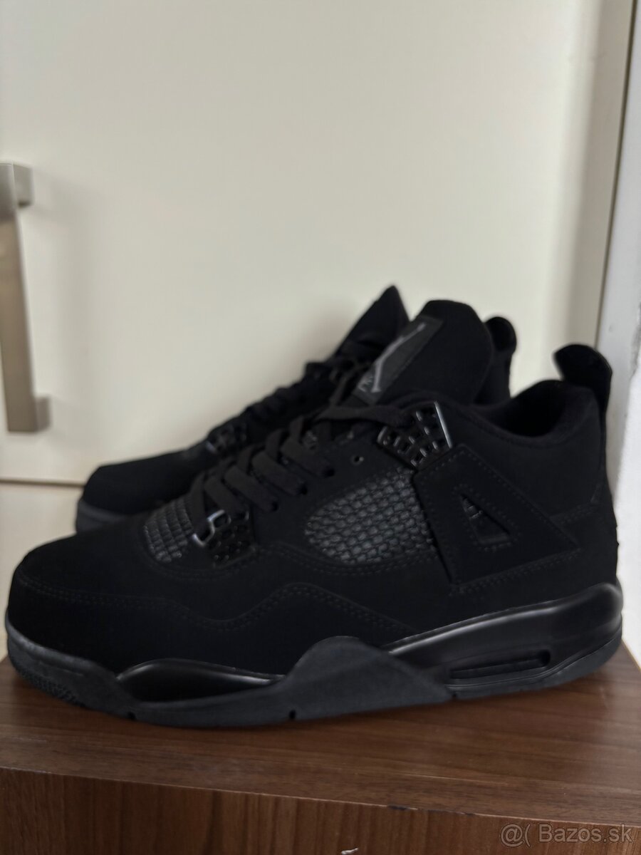 Nike Air Jordan 4 čierne