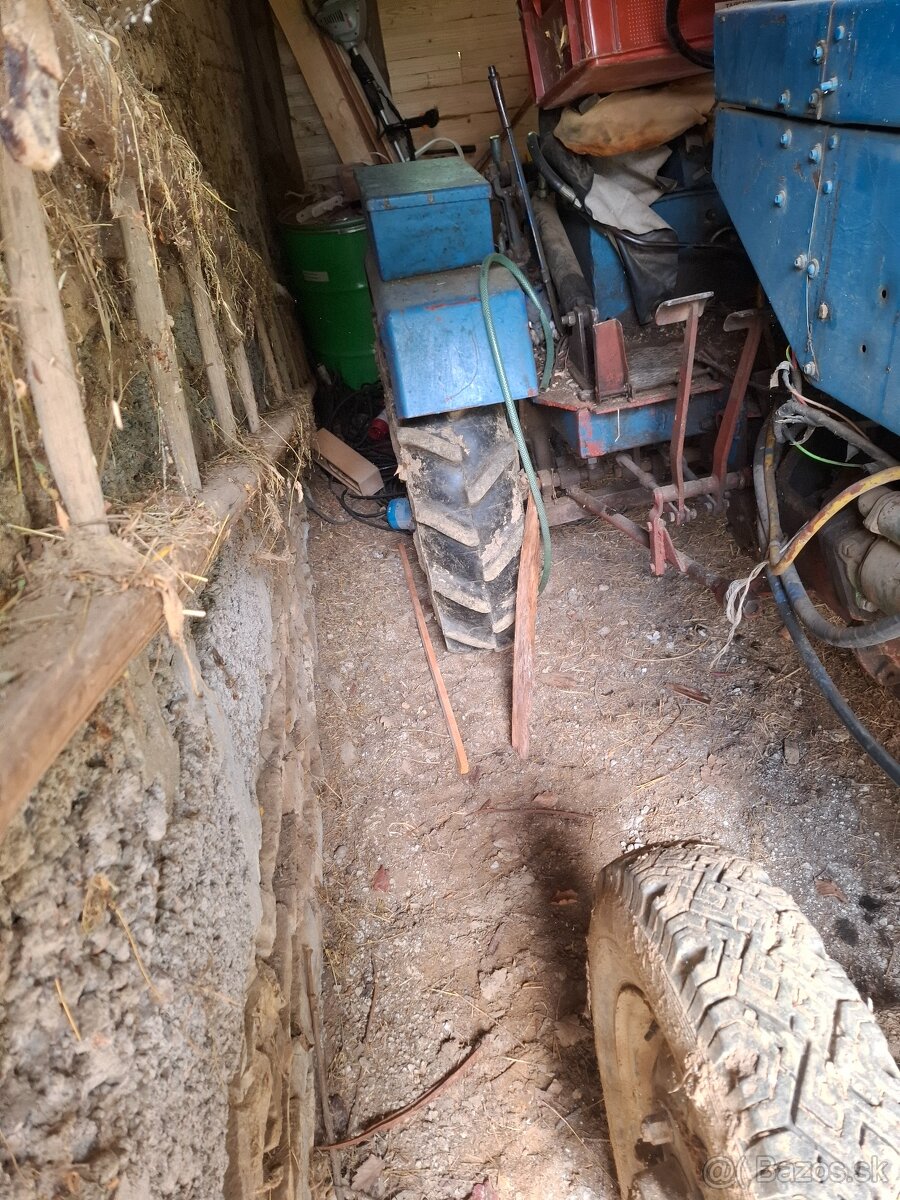 Doma robený traktor