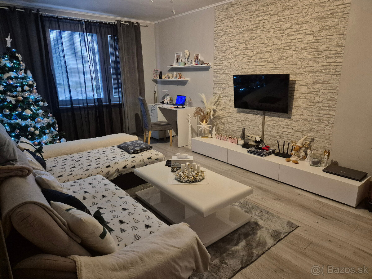 Predám nadštandartný 3. izbový byt so zariadením