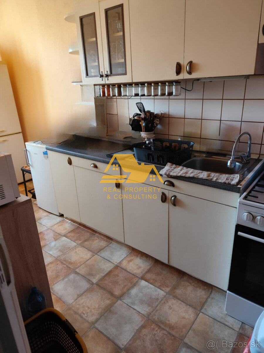 Predám 3 izbový byt na sídlisku Juh v Nových Zámkoch