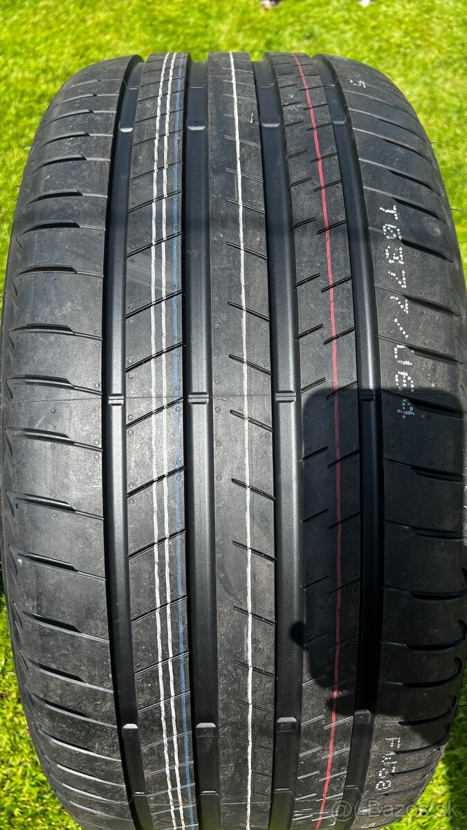 Bridgestone 275/40 R20