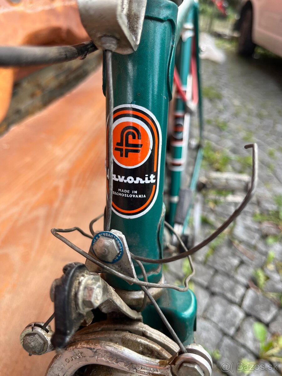 Cestný bicykel favorit