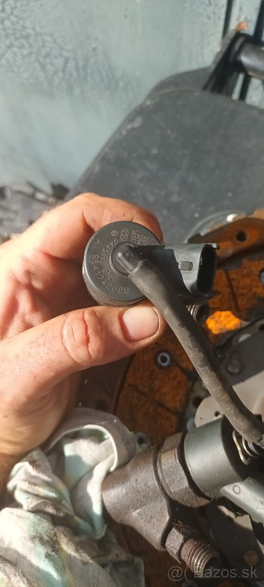 Predám vstrekovacie trysky peugeot 406 2.0 hdi