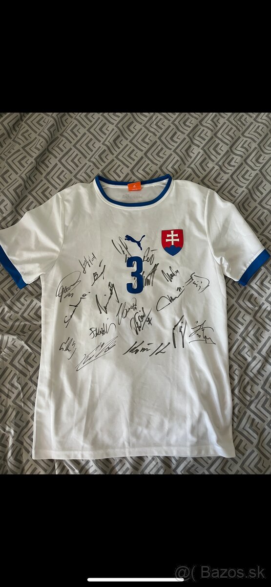 Futbalovy dres podpisany slovenskou repre