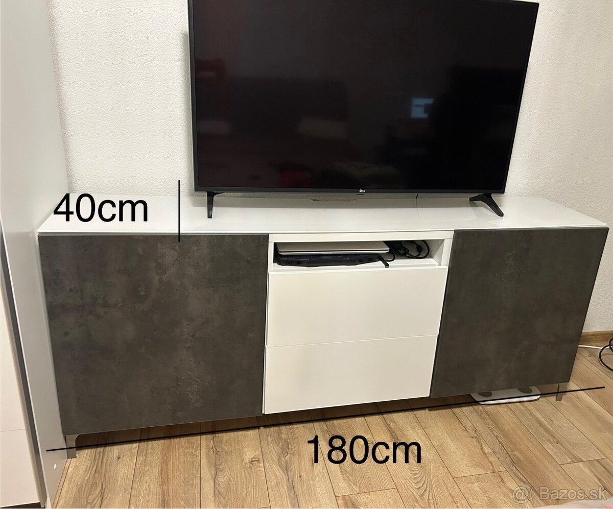 Komoda pod TV