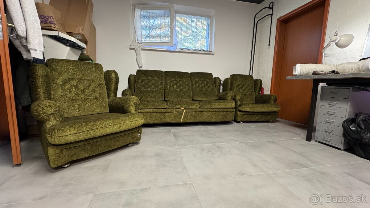 Pekná zachovalá retro sedacia súprava zelená