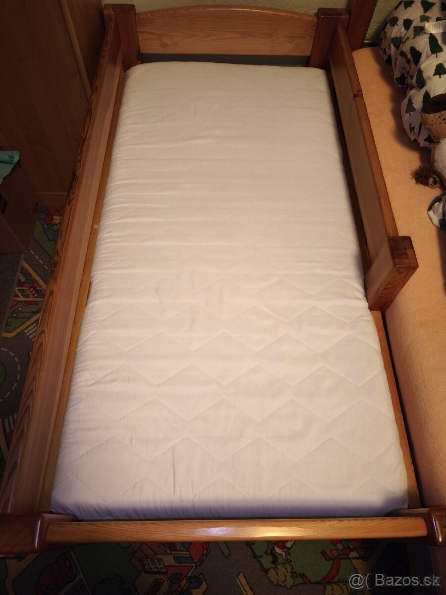 Detská posteľ z masívu + matrac