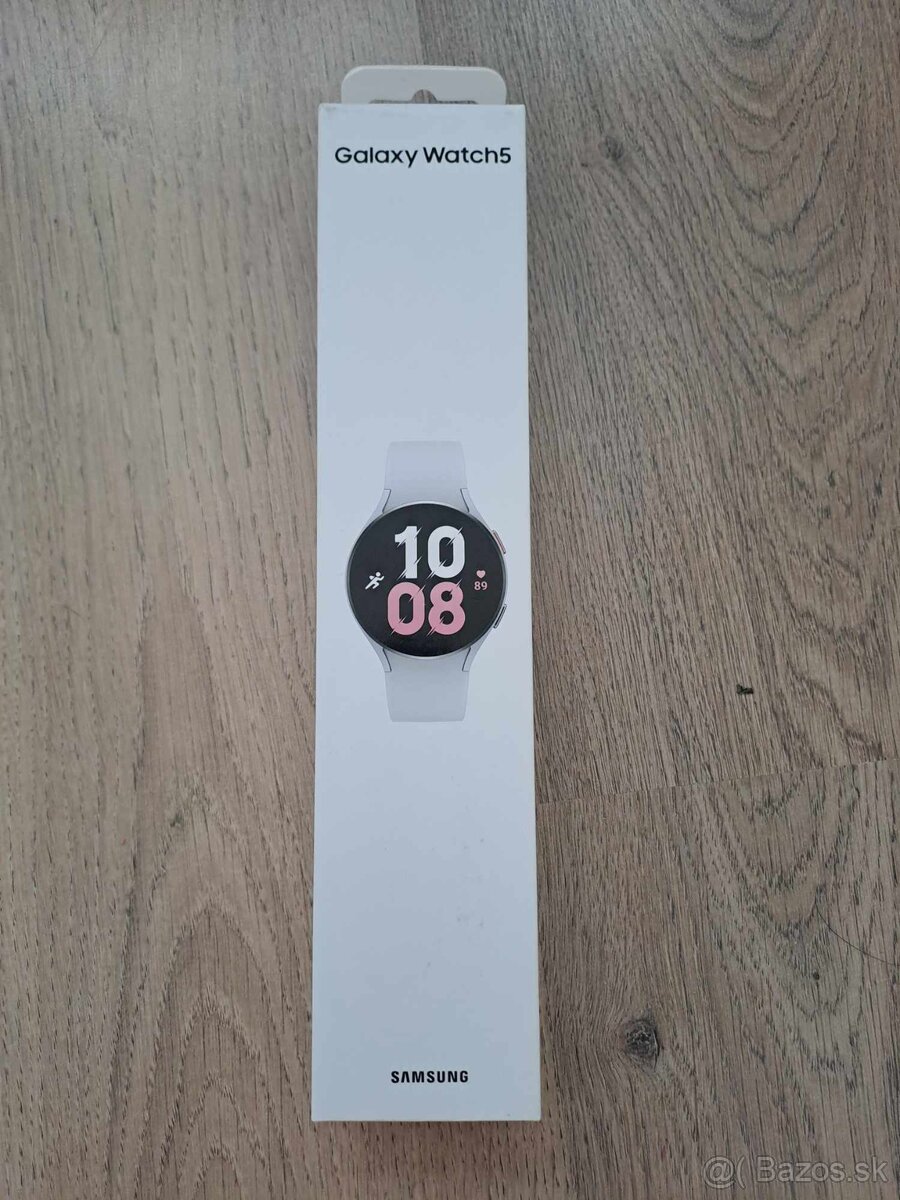 Samsung Galaxy Watch5 44mm (SM-R910NZSAEUE) strieborný