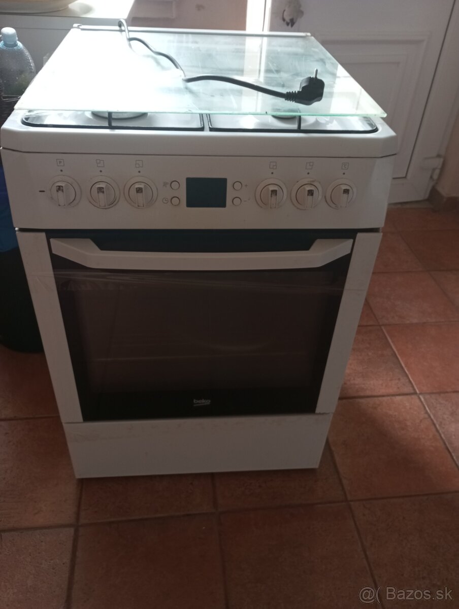 Predám kombinovaný sporak BEKO