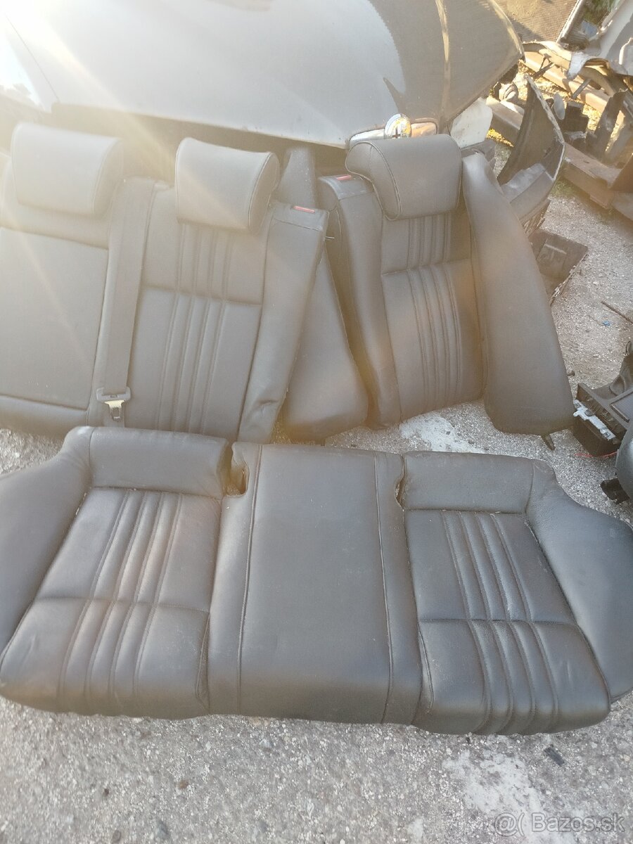 Predám sedačky Alfa Romeo 159