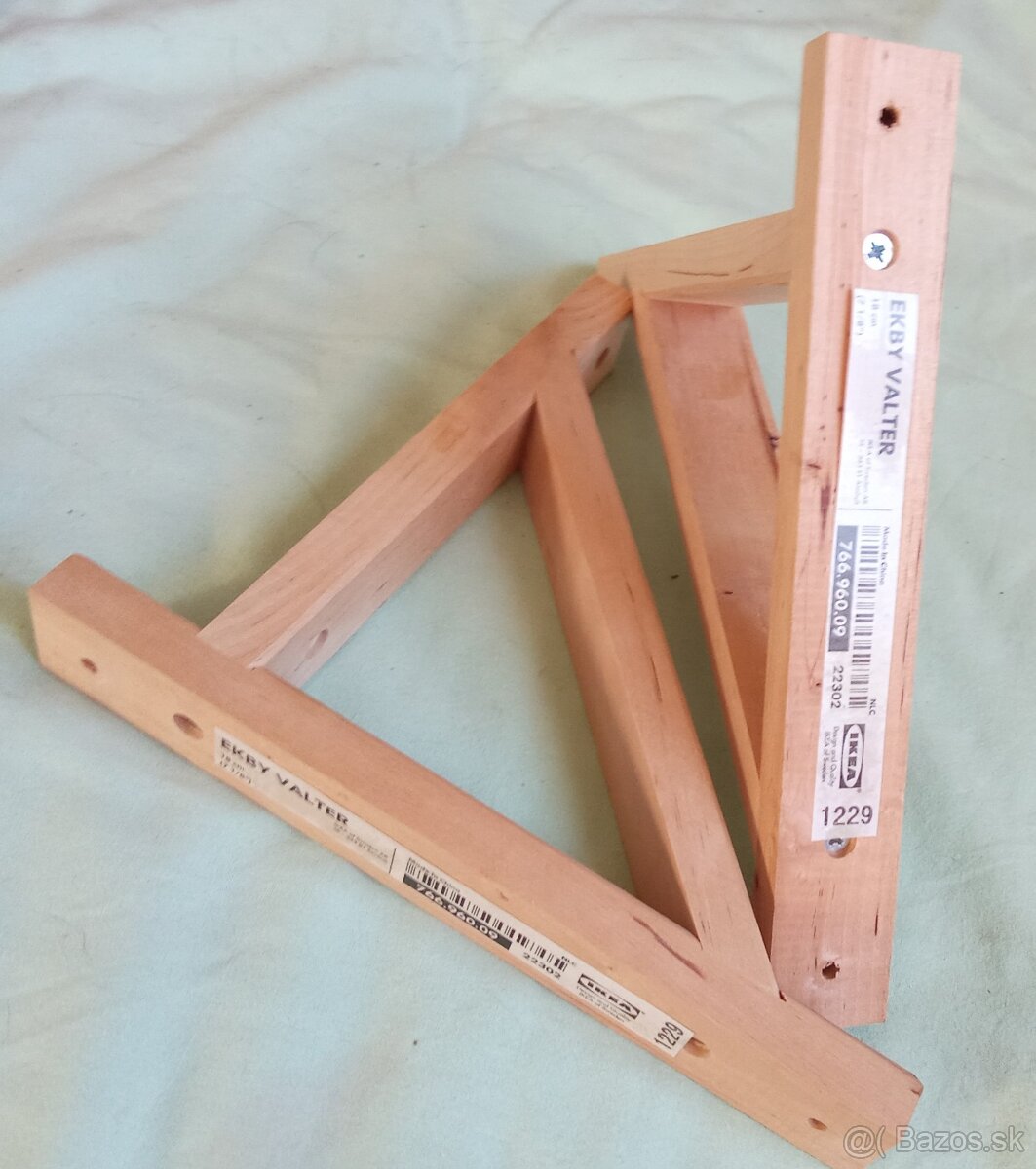 Policové konzoly IKEA