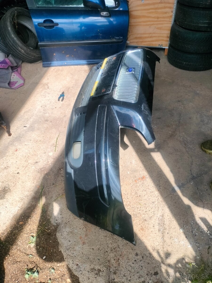 Predám predný nárazník na Volvo V50