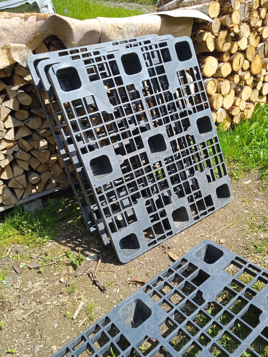 Plastove palety  - 5 ks