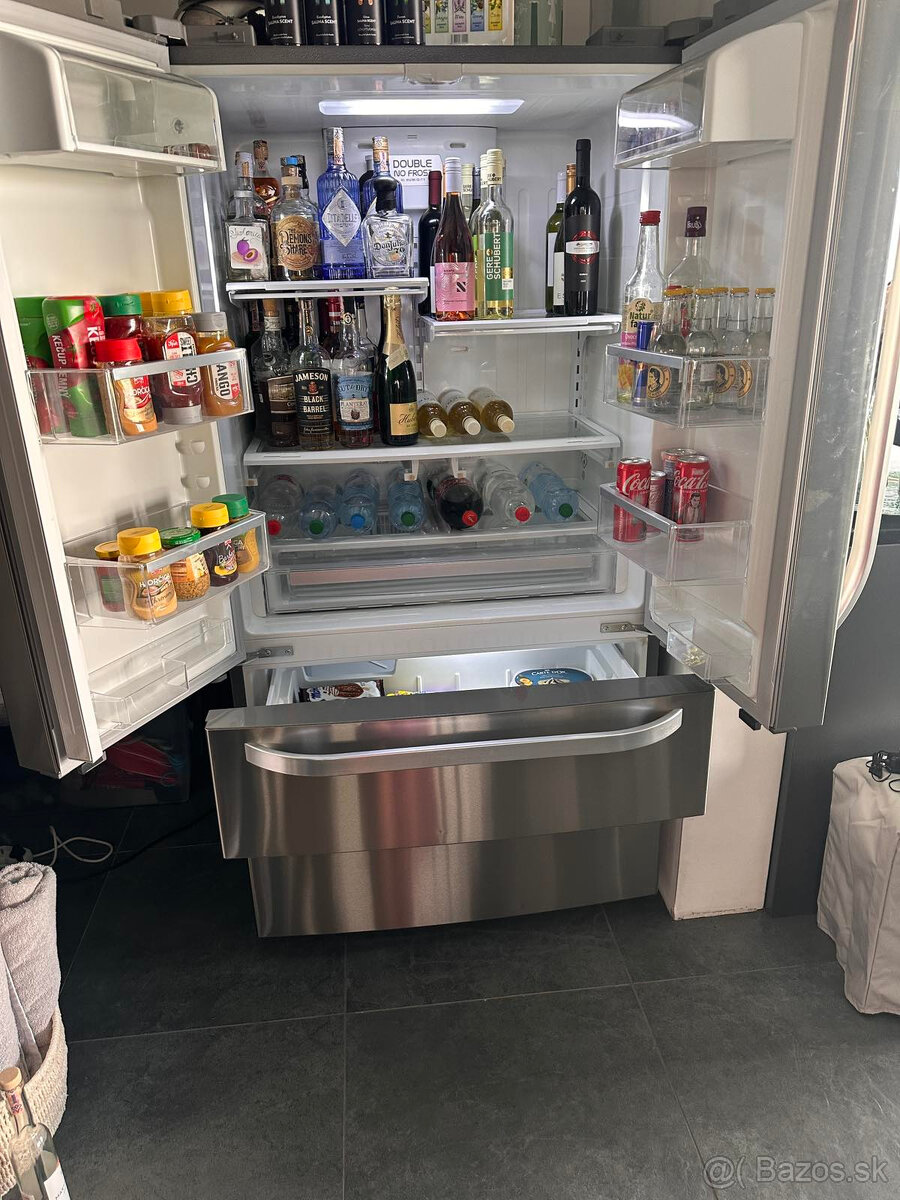 Predam Kombinovanu chladnicku s mraznickou Hotpoint