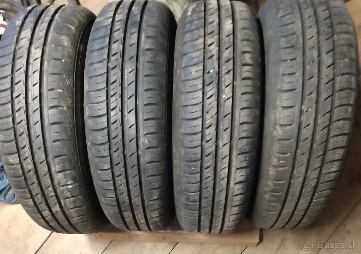 Predám kolesá na auto alebo vozík