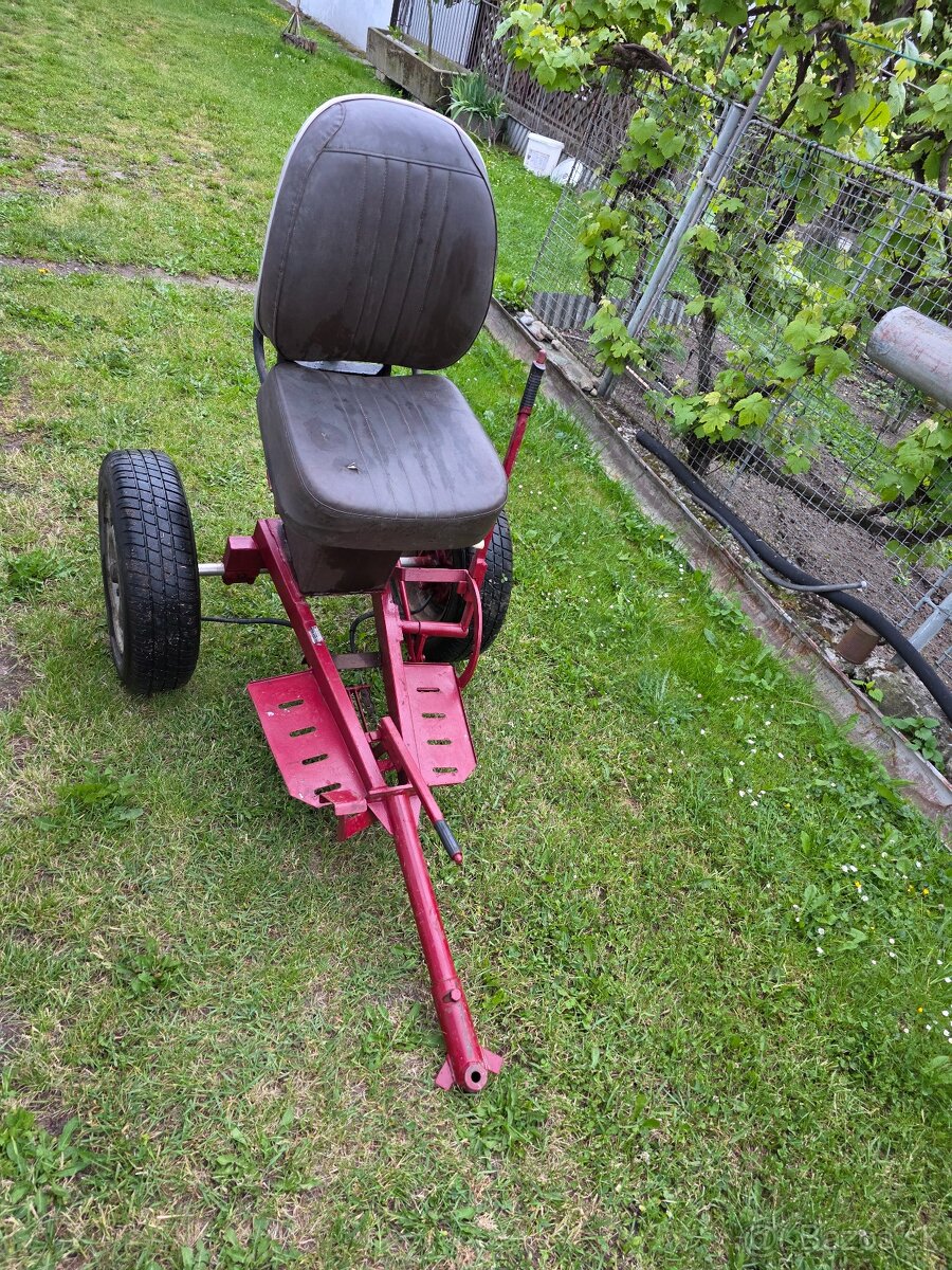 Nosič náradia Tecak
