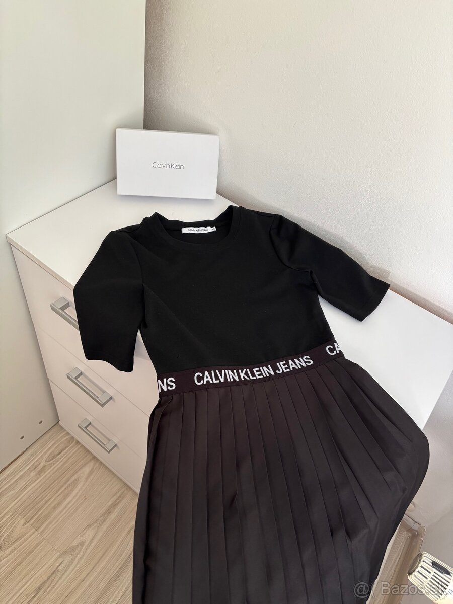 Calvin klein šaty