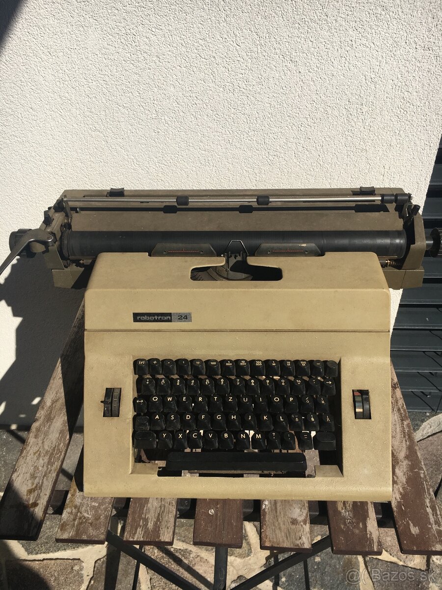 Písací stroj robotron