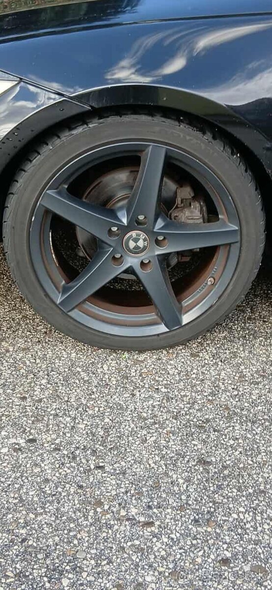 Predám elektróny 225/40/r18 letné