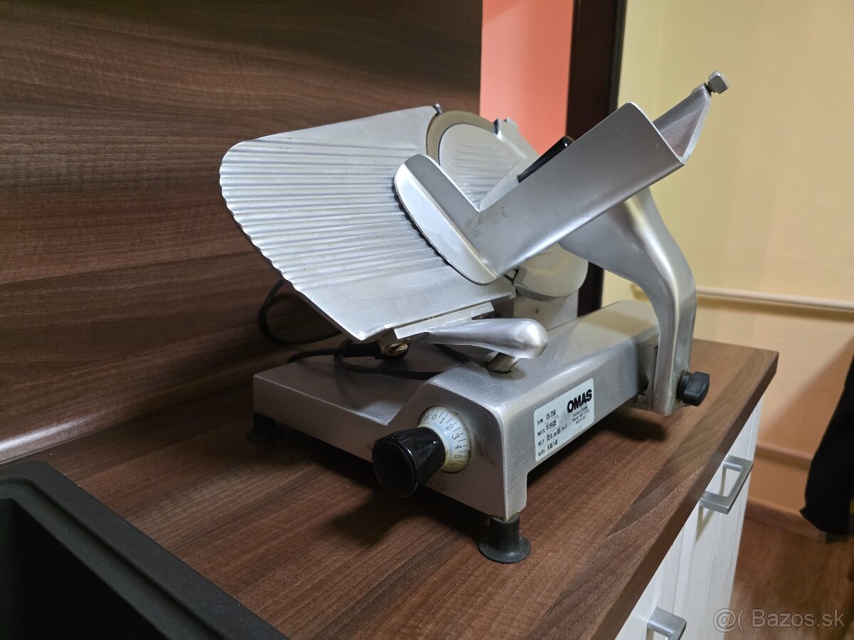 Narezovy stroj Omas VS250