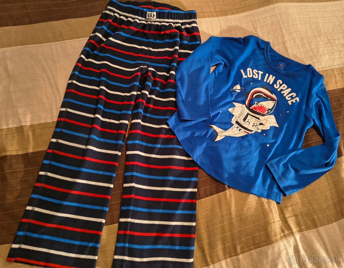 Pyžamá v. 134/140 3ks