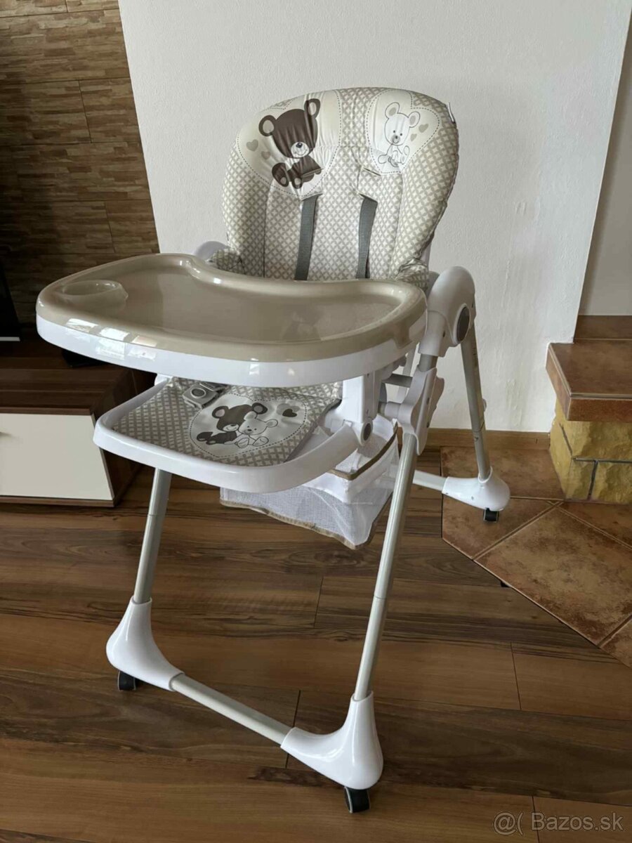 Detskaá jedálenská stolicka