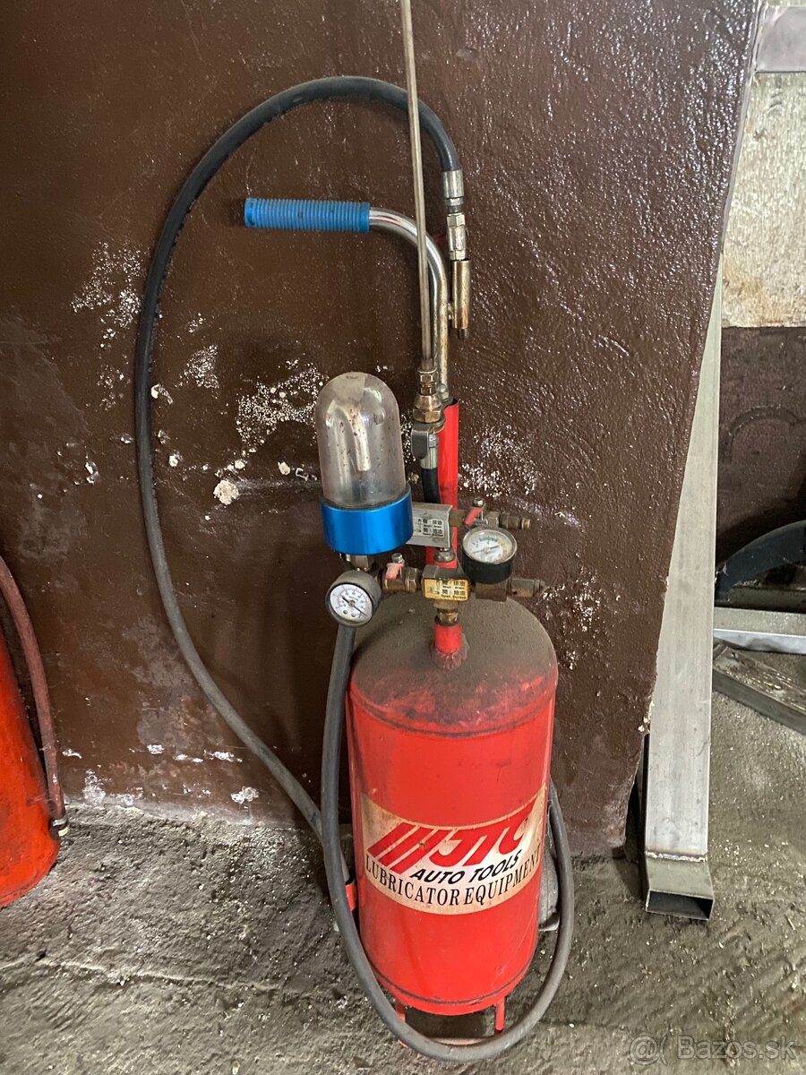 Odsávač oleja a tekutín