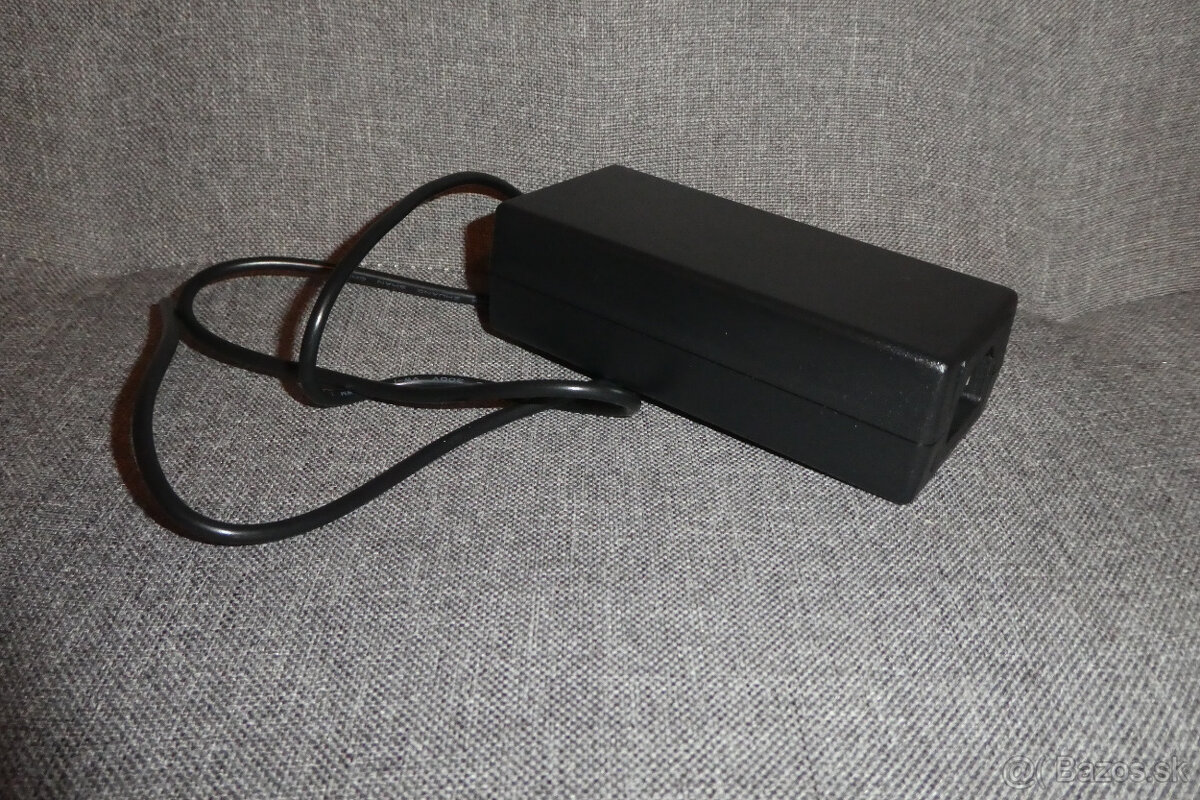 zdroj (adaptér, transformátor, trafo, trafák) 12V/24W/2A