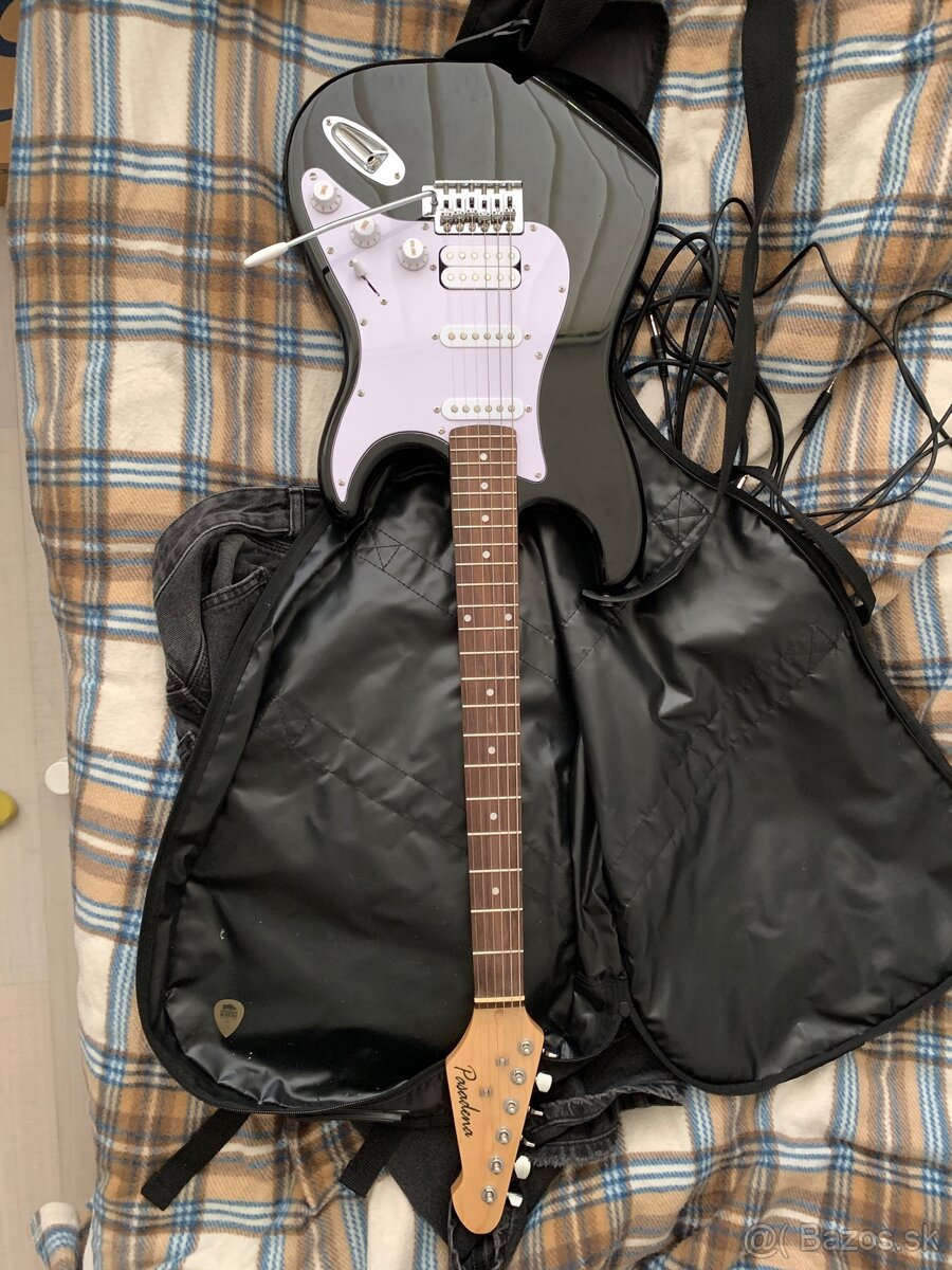 Predám elektrickú gitaru a gitarový procesor