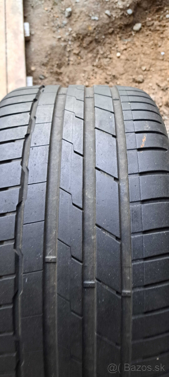 1ks Hankook 285/30R22