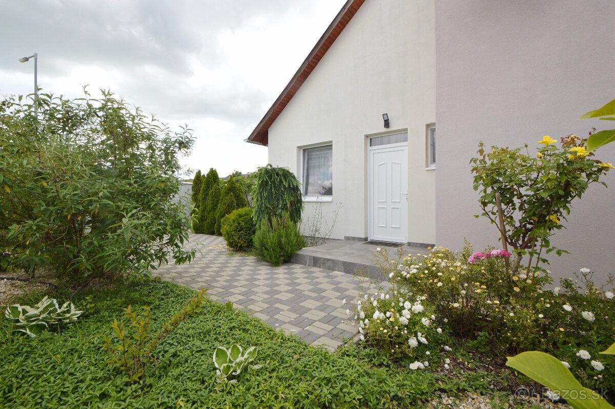 Predaj 3i samostatne stojací RD, 280 m2 pozemok, Rajka