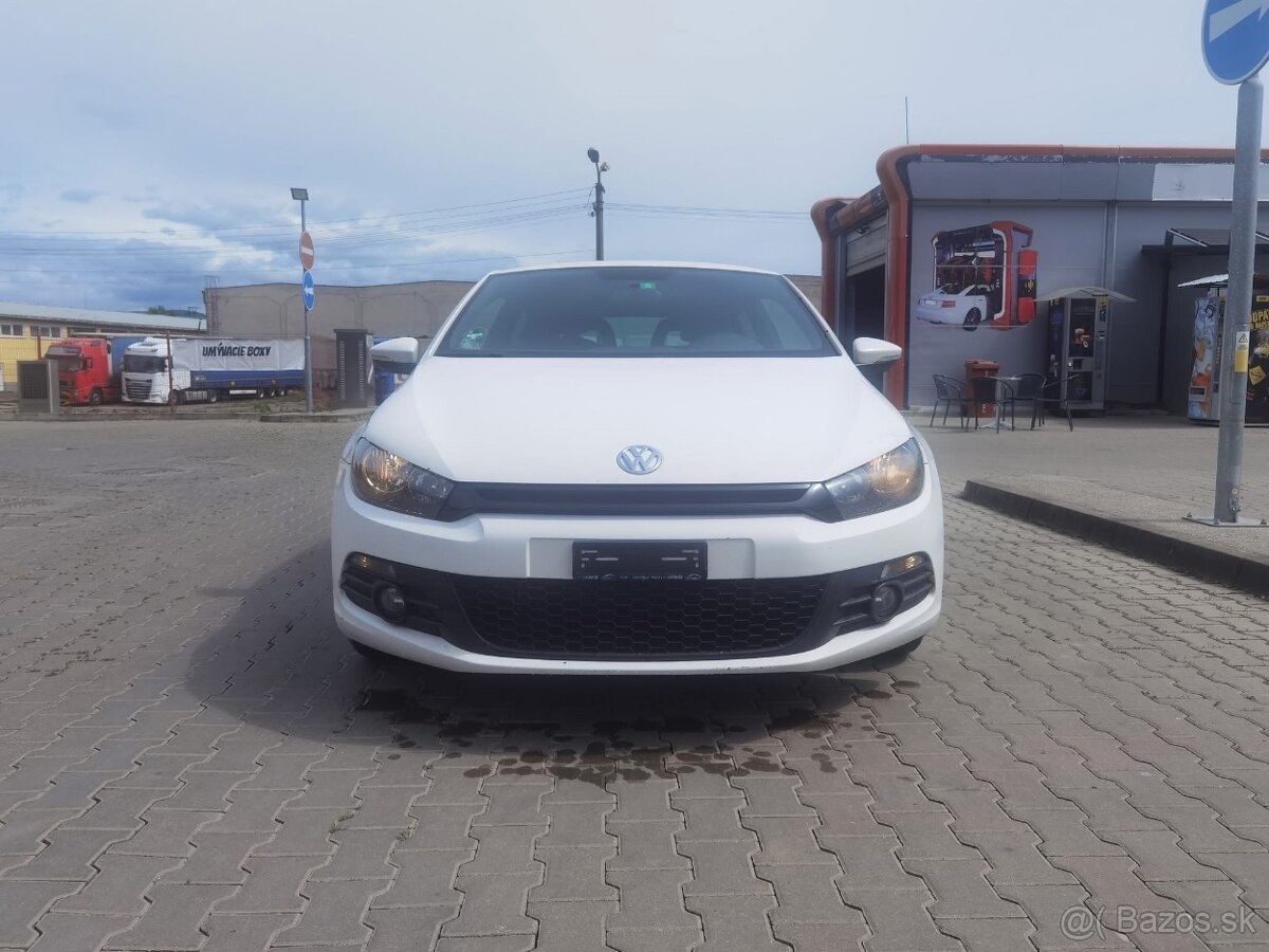 Predam Volkswagen scirocco 1.4tsi 118 kw 160ps