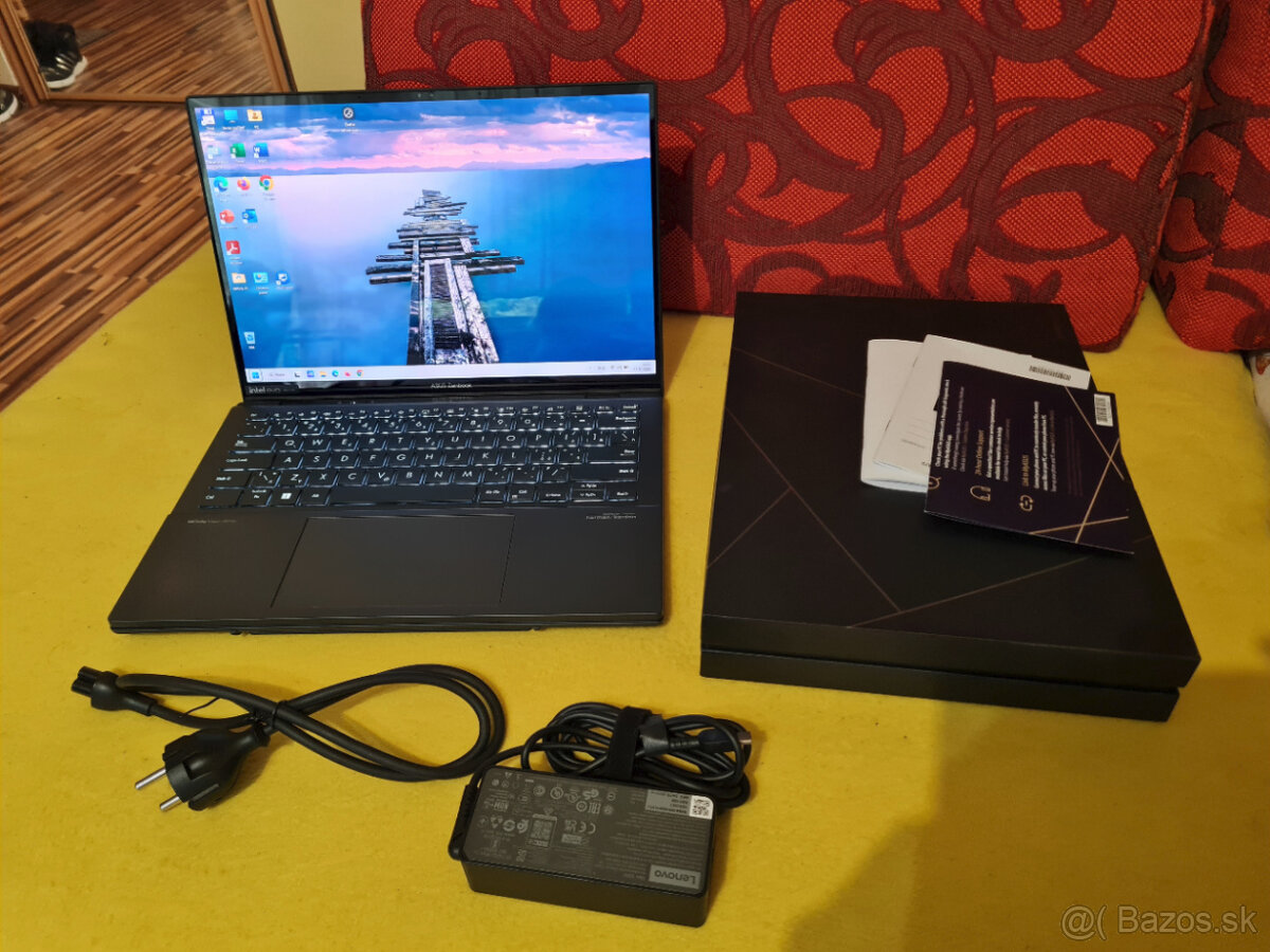 Skoro nepoužitý ASUS Zenbook DUO UX8406ma v záruke
