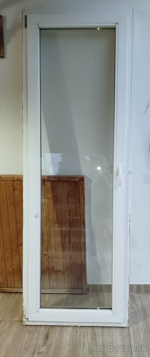 Plastové balkonové dvere