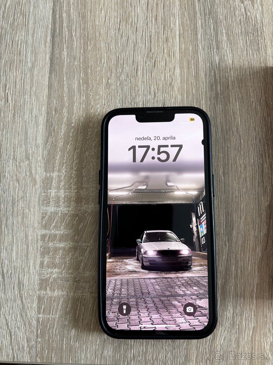 Apple iPhone 13