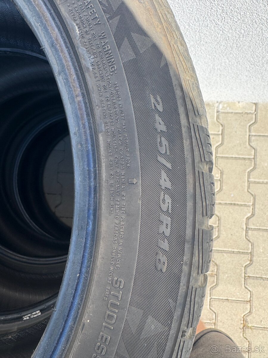 245/45 R18 100V