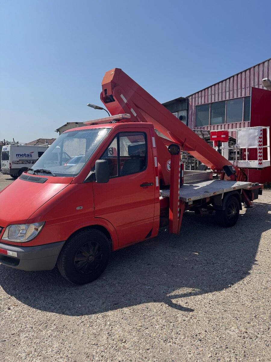 Mercedes Sprinter -Plošina