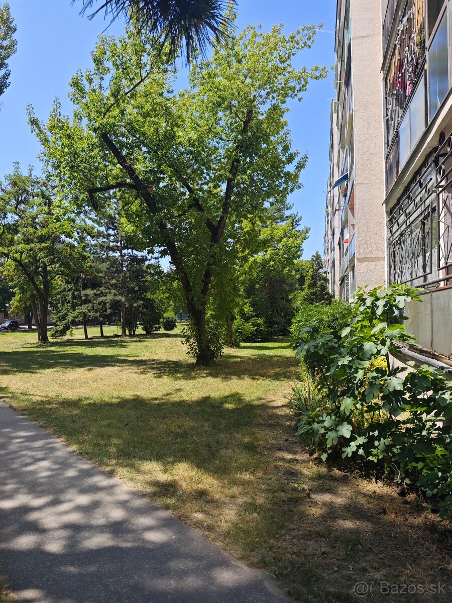 2i byt - BA, Ružinov, Ostredky- RADAROVA UL.