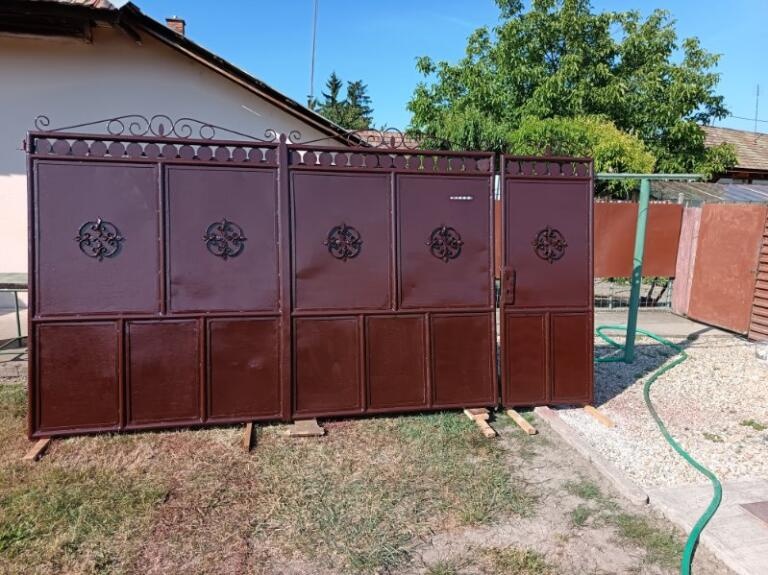 Brána
