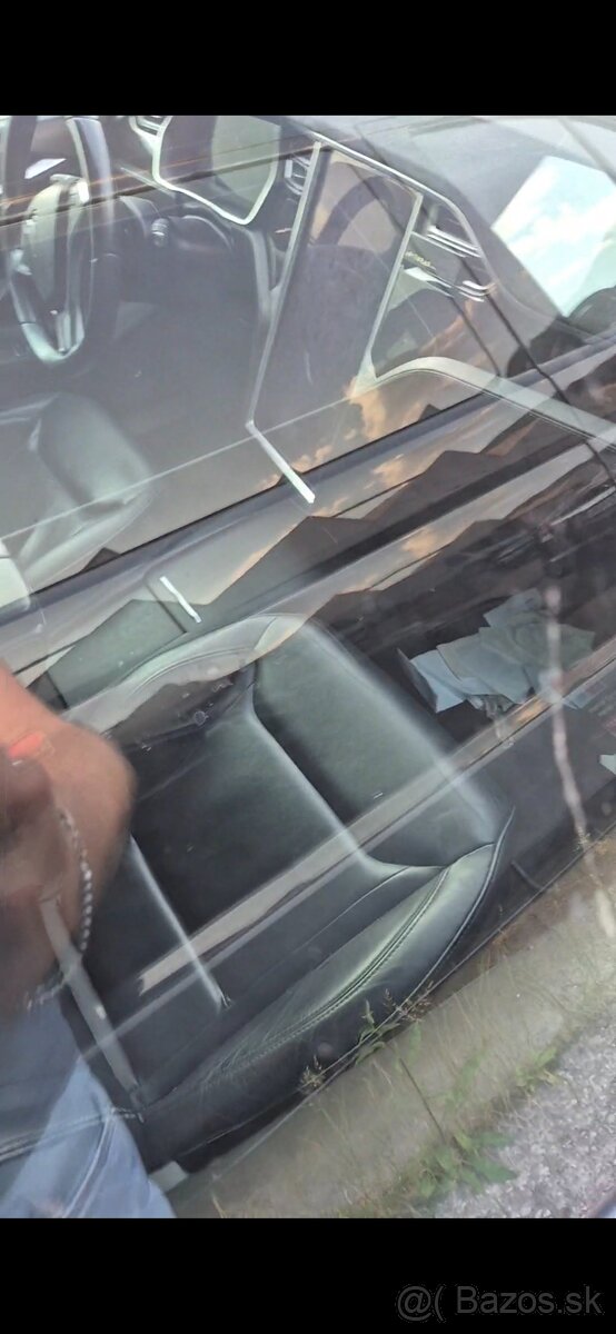 Tesla model S P90D facelift 2017 len na diely v celku