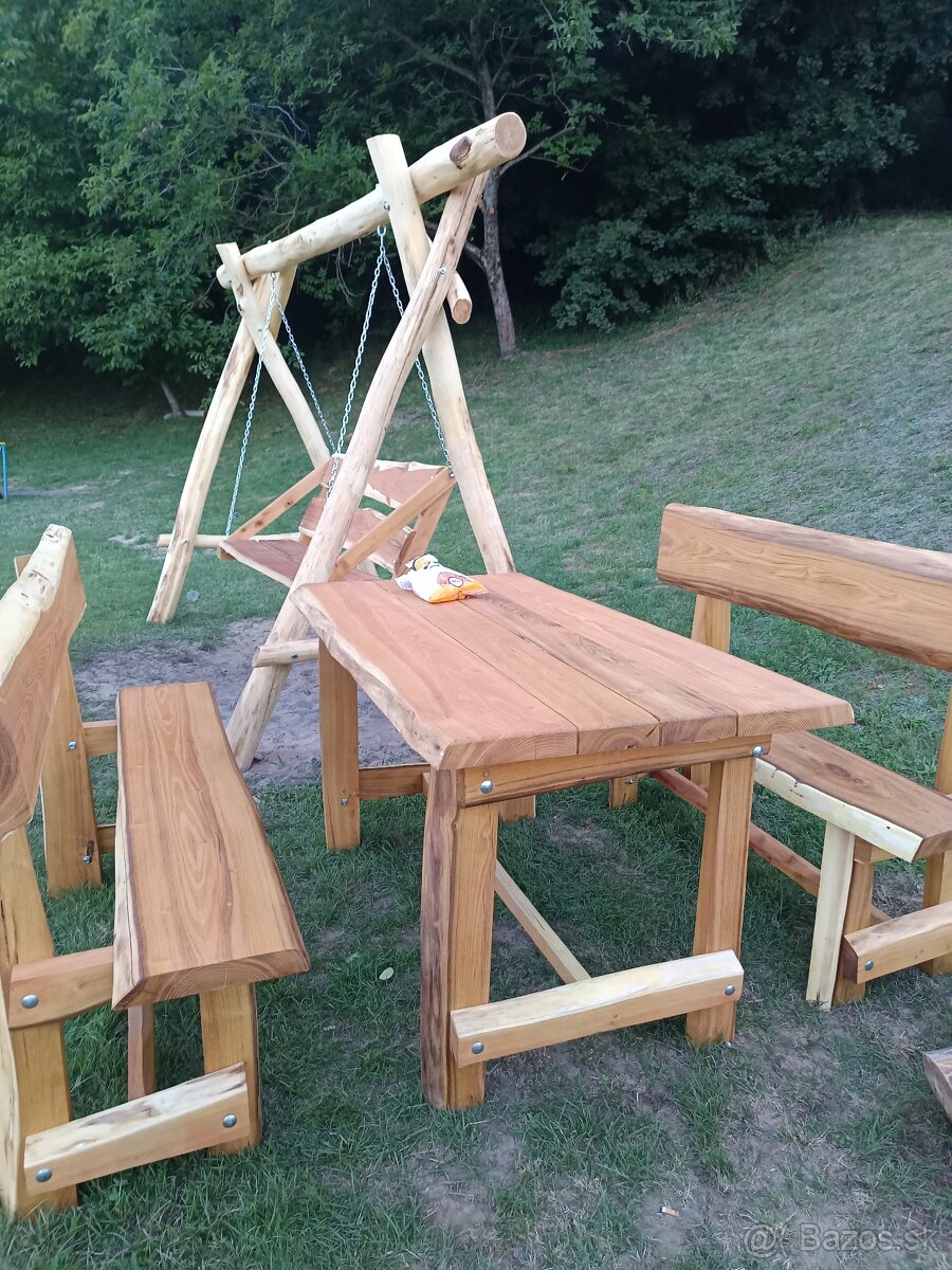 Záhradné posedenie -stôl s 2 lavicami