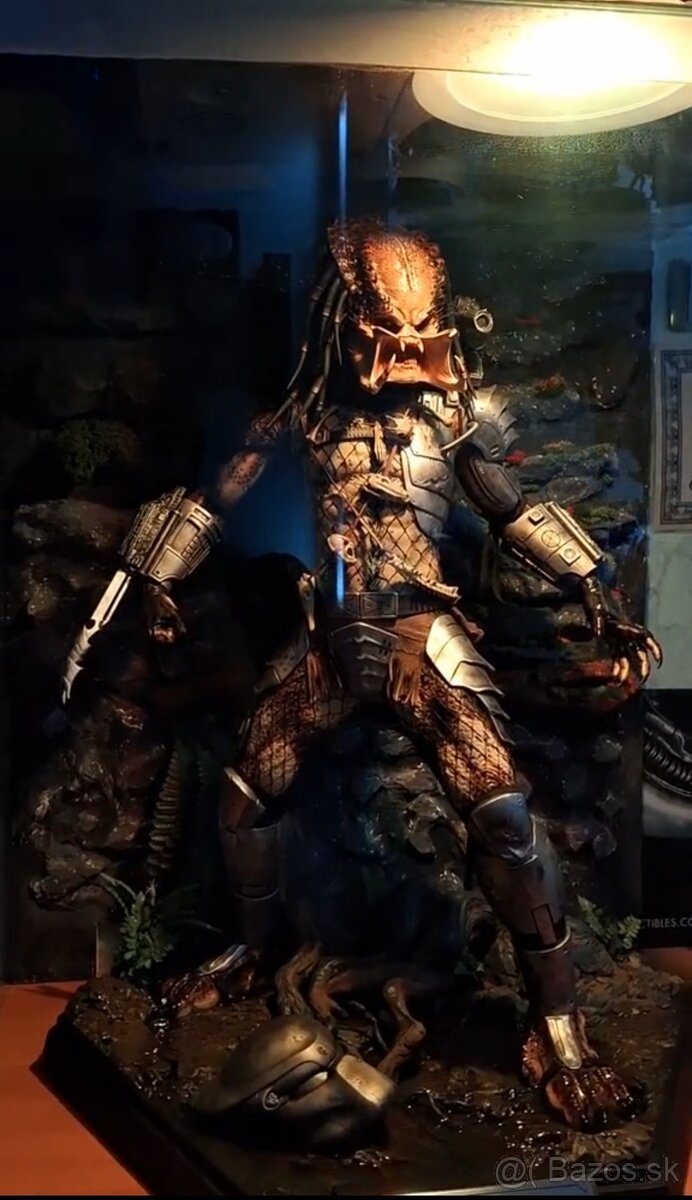Predator sideshow