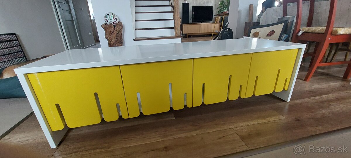 Stolik pod TV Ikea