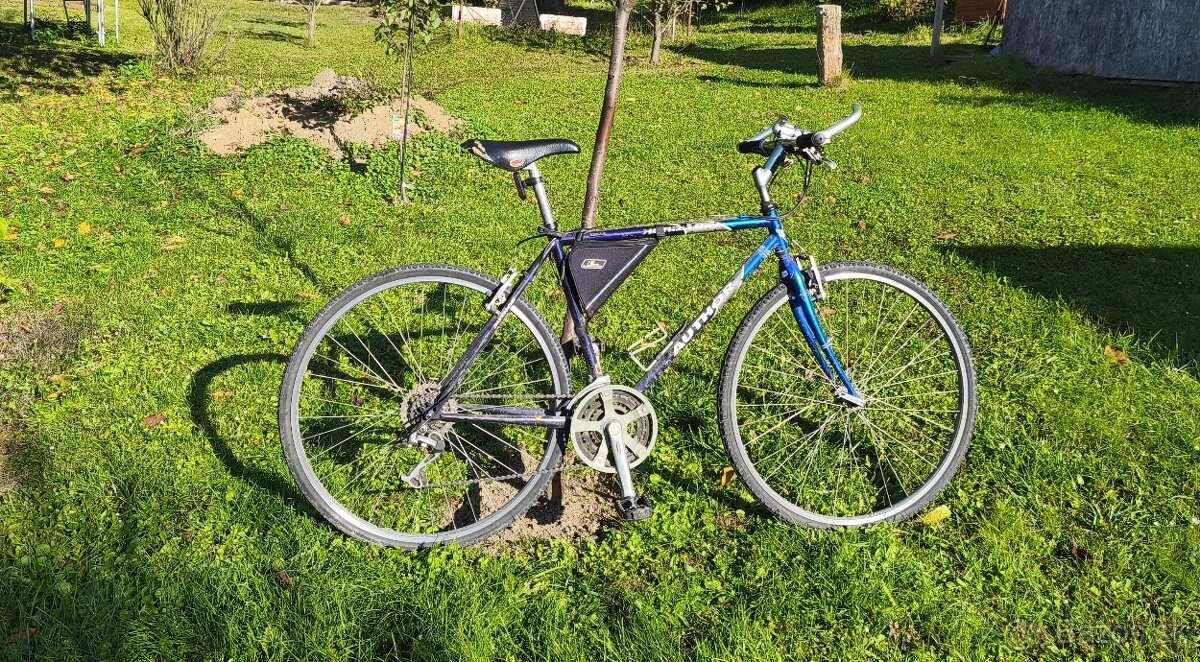 trekingovy bicykel 28"