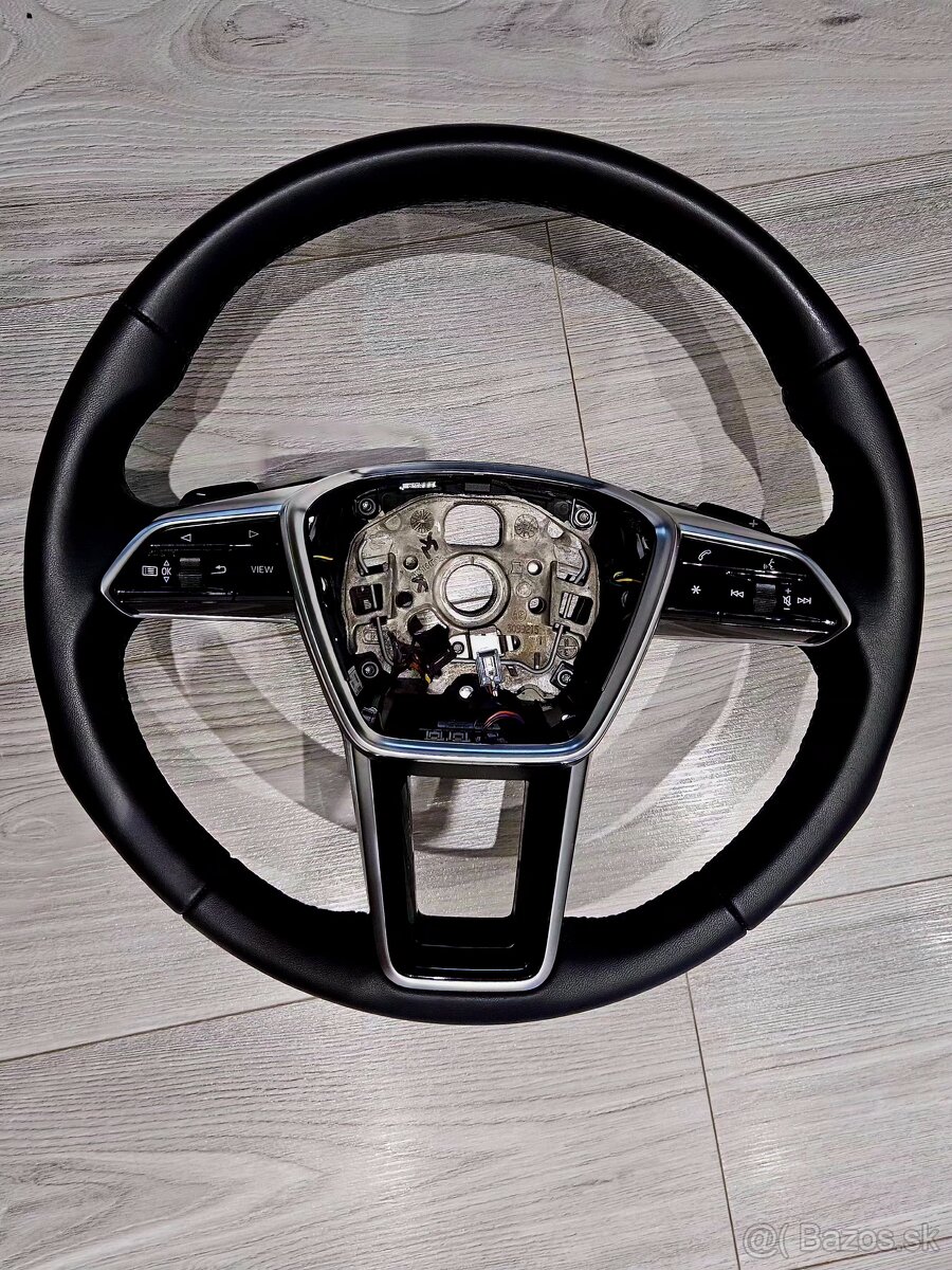 Volant Audi A6 C8